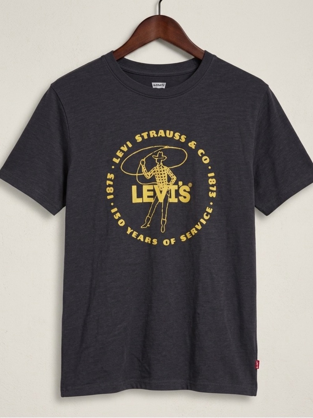 Levi's Black Tee with Light Cream Logo Print